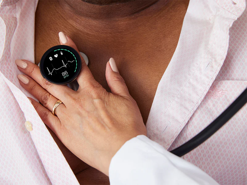 Clinician listens to patient's heart at the Upper Right Sternal Border with CORE 500™ Digital Stethoscope